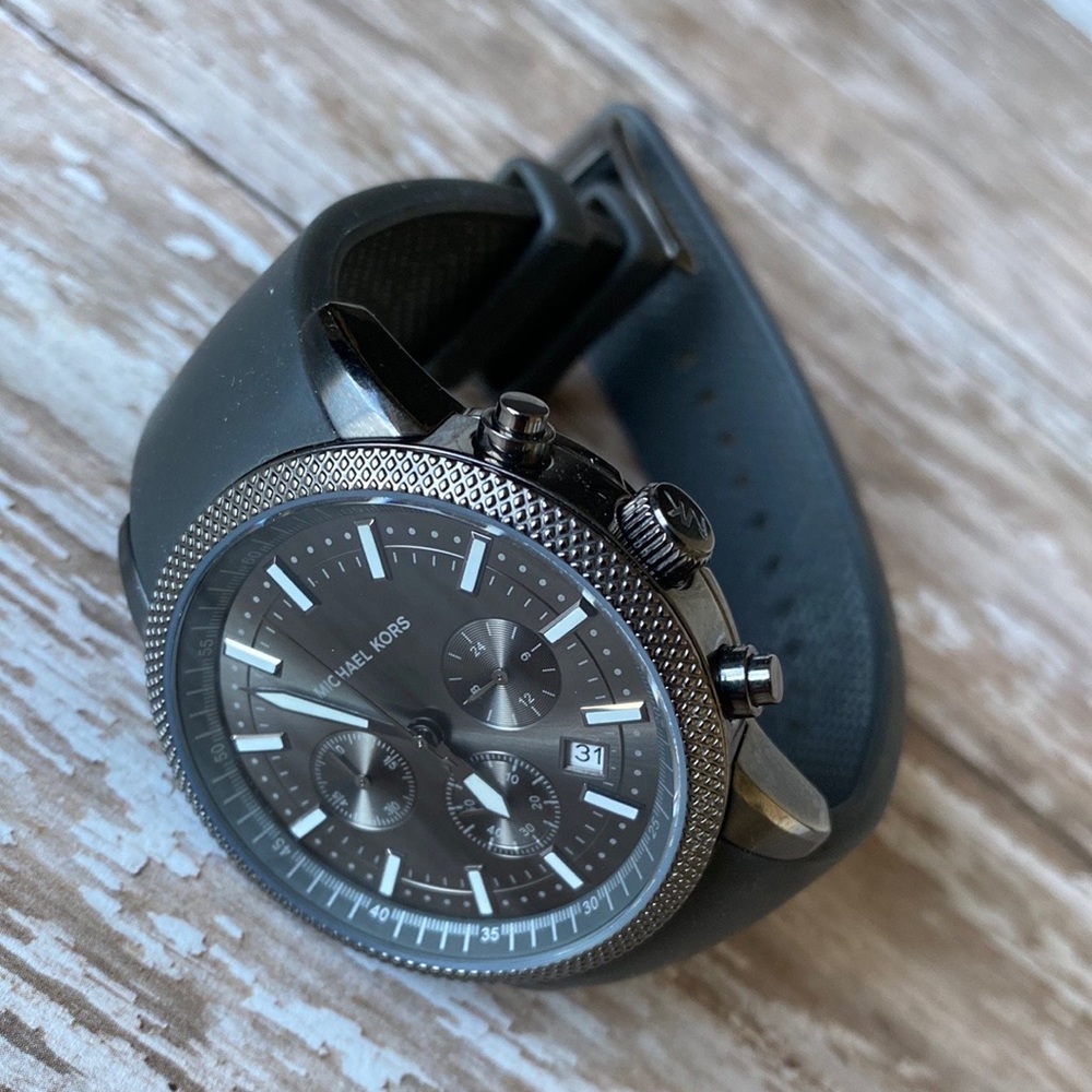 Michael Kors analog watch with date feature